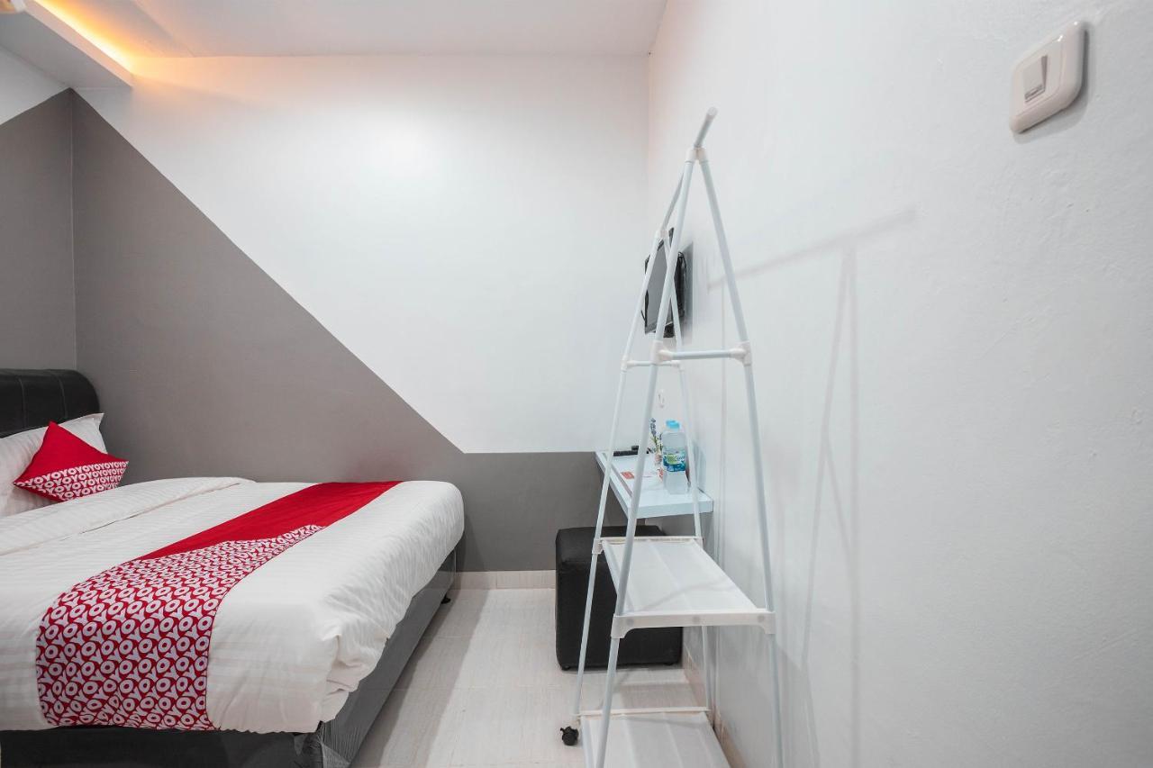 Oyo 1070 Kuningan Hotel Jakarta